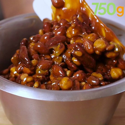 Réussir son caramel, ce n'est pas si compliqué ! Démonstration avec le Chef pâtissier Nicolas Haelewyn de Karamel Paris 😀 Pour en savoir plus sur Karamel : https://goo.gl/PnKgn4 | 750g : Recettes de cuisine