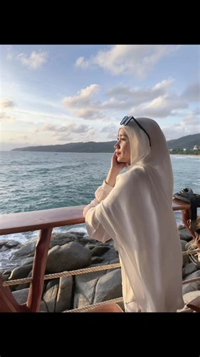 shewowie (@shewowie)’s videos with BEAUTIFUL ISLAND - EMPTY BOTTLE