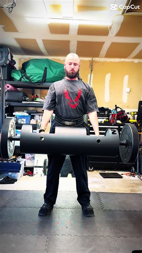 Big leg day with some core work. Quads are burning! Loving the new hack squat machine, it hits so good.