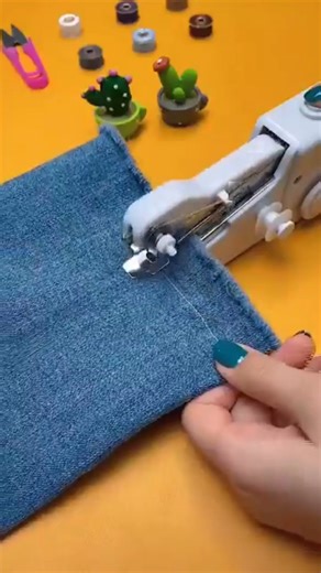 3.4K views | Handheld Stapler Style Sewing Machine – Quick & Easy Stitching On-the-Go! 淋✂️ #HandheldSewingMachine #staplerstylesewing #minisewingmachine #portablesewingmachine #quickfixsewing | Gadget Hive | Facebook