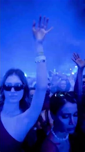 Argy drops his new track “Chasing Highs” and you can see the reaction in the crowd 🚀🎶