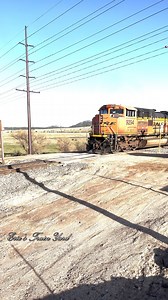 I love the second engine. Rail Link engines have such a good color. | Eric’s Train Yard