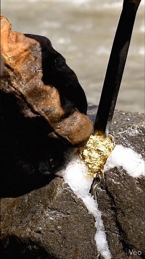 Gold Found in Quartz Rock → Melted into Gold Bar 🔥 Real Process #golddiscovery