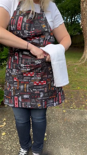 The project possibilities are endless for the Chillin’ & Grillin’ collection from @benartex_fabrics. Elevate your next backyard barbecue with an apron, hot pad of any size, bowl cover, or whatever else you can think of with this fun fabric. Order online or stop by the Nancy Zieman Sewing Studio today to get your fabric and start creating. 🪡 Fabric: Chillin’ & Grillin’ @benartex_fabrics . . . #NZPBlog #StitchitSisters #TeamNZP #NancyZiemanProductions #NancyZiemanSewingStudio #ShopNZP #summersewi