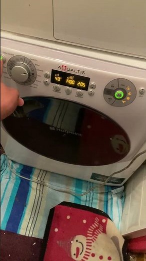 Hotpoint Aqualtis turning on and off