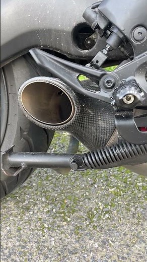 Yamaha Tracer 900 - Akrapovic Titanium Exhaust - baffle removed.