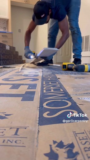 Great tips to scribe a baseboard 👍 👉. Gpr3Carpentry🔨 #viralvideo #learnontiktok #carpenters #carpentrytips #viralvideos #diy #tips #viraliza #finishcarpentry #tools #baseboards #installation #renovationproject #flooring