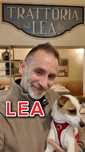 cecco_pt on Instagram: "Se cerchi la vera Umbria, Trattoria Lea a Città di Castello (PG) è una tappa fissa. Rustica, accogliente e terribilmente buona🍝 Cosa ho provato: Antipasto Lea: crostini e affettati top! 🧀 Agnolotti ai funghi: pasta fatta in casa e un sugo spaziale (ho pulito il piatto!). 🍝 Trippa: 10 e lode, saporita e "ignorante" al punto giusto. 🥣 💰 Prezzo: Medio-basso (onestissimo!) E tu, sei uno da scarpetta o ti vergogni? 👇 #CittàdiCastello #FoodUmbria #RistorantiUmbria"