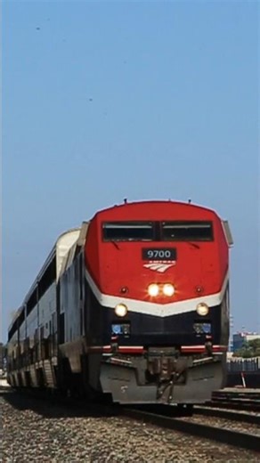A770 w/ #9700 P42C leading passing 5th & Rose