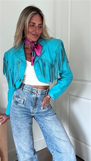 Brittany Roman | Secondhand Style Expert + Curated Finds on Instagram: "Thrift haul try-on time ✨ Styled-out fall looks straight from my latest finds. These pieces drop Friday 11/21 at 9AM EST on TributeToMyCloset.com — don’t miss it 🤎 #thrifthaul #thriftwithme #thriftstore #thriftedfashion #secondhandstyle #vintagestyle #outfitinspo #fallfashion #fashionreels #ootdreels #tryonhaul #vintagevibes #sustainablefashion #styleinspo #tributetomycloset"