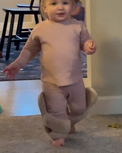 'This is how you wear slippers, right?' 😂👶 | Tyla