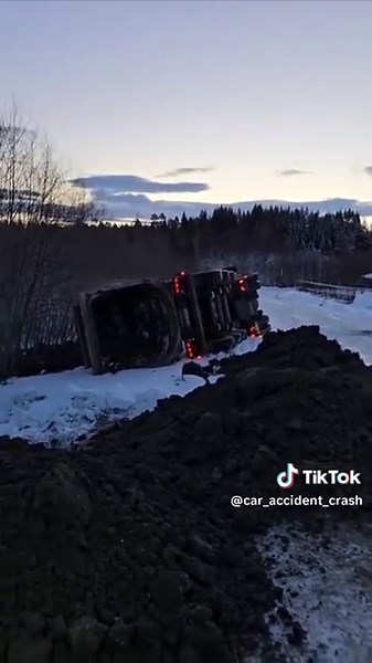 #crash #accident #tik_tok #truck