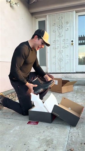 Unboxing the Wolverine Infinity System™ // Wolverine Boots