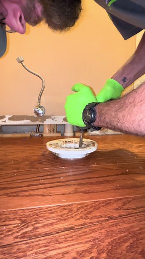 HOW TO: Replace a Toilet Flange #plumbing #plumber #plumbinglife #plumberlife #plumbersoftiktok #bathroom #bathroomhack #toilet #toiletclean #toilettok #toiletoverload #plumbingrepair #plumbingtok #diy #fyp #foryou #serviceplumber #theconservativeplumber