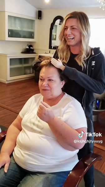 Tiny hand prank #funny #funnymoments #funnyvideos #foryou #fyp | funny prank