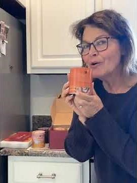 Fall Delight Gift Box 6 Set Soy Candles: Apple, Vanilla, Cinnamon, Pumpkin, Latte, Cocoa Scents!