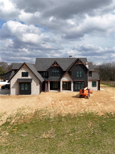 Custom Shell Construction in Tennessee: A Barndominium Dream