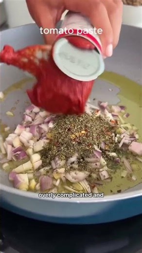 HIGH PROTEIN PASTA WITH SAUSAGE AND BROCCOLI