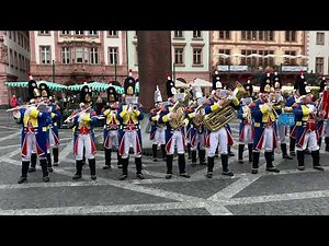 Auftritt des Musikzugs der Füsilier-Garde Mainz-Gonsenheim auf dem Marktplatz | 2023