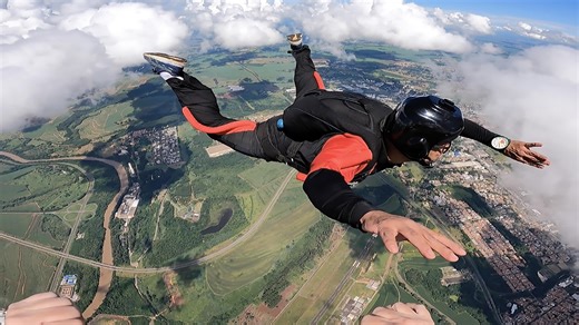 Skydiver Falls To His Death After Parachute Clips Tree In Washington