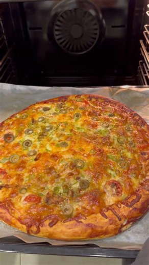 🍕 Homemade Chicken Pizza + Red Fruit Drink