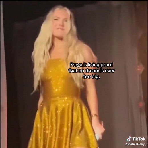 Omg yesterday was her first show and she did amazing!! @Freya Skye HQ @Freya Skye / #viral #blowthisup #xyzbca #starsalign #fyp