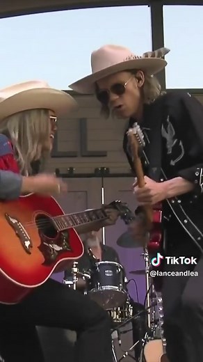 Blues Live Performance: Reviving the Weekend Vibe