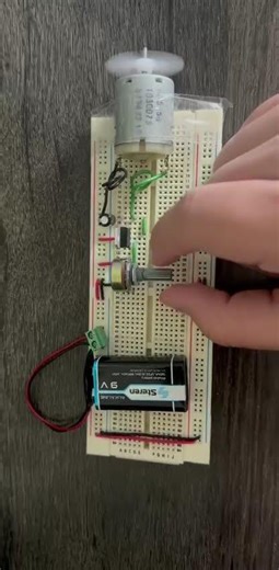 Motor con un Darlington TIP122