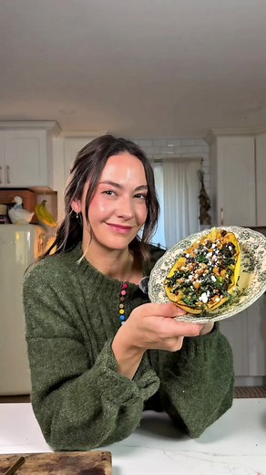 Delicious Spaghetti Squash with Chickpeas and Kale Recipe