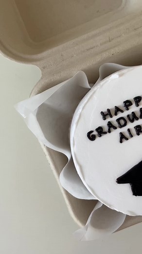 Graduation Cakes: A Celebration of Success
