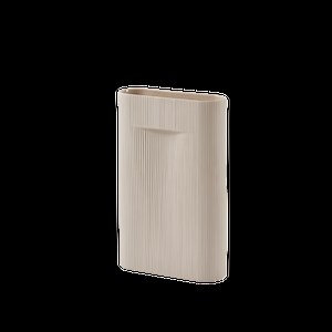 Ridge Vase | A vase with a sculptural expression