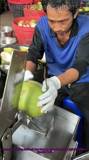 Coconut Cutting Method: See How to Open Coconuts Quickly with a Special Tool
