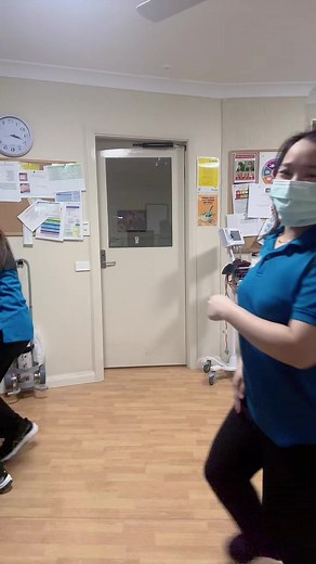 What are we doing?🤣🤣🤣#tiktokviral #พยาบาลน่ารัก #👩🏻‍⚕️🏥💉❤ #ตัวเล็ก #viralvideo @layyy