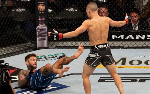 5 UFC fighters whose chins regularly betrayed them