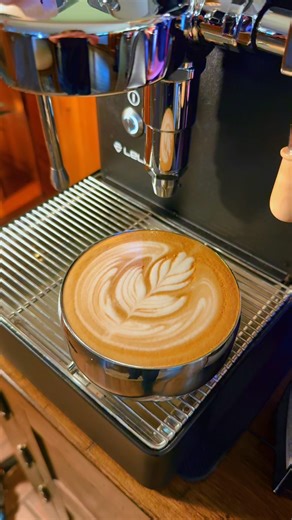 tulip tuesday with my new cup from project espresso 🌷☕️