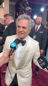 Mark Ruffalo delivers emotional message on Golden Globes red carpet
