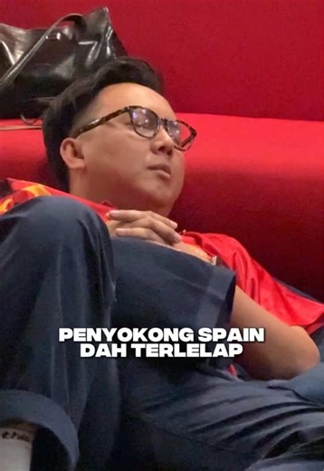 Penyakong Spain Yang Lain OK Ke Tu? Radin Terlelap Sekejap