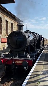 GWR 2807 arriving into watchet station with 7812 ‘Erlestoke ￼manor’ the west Somerset railway)