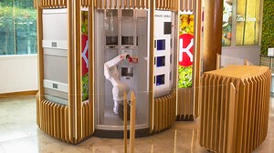 KR AGILUS 可让在食堂就餐的英国人吃得饱饱的 | KUKA