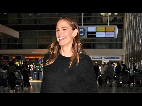 Jennifer Garner Can't Stop Laughing About Her Capital One Credit Card Commercials