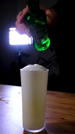 Ramos Gin Fizz: Efsanevi Kokteyl Tarifi ve Teknik İpuçları