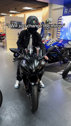 I not change just the mirror 🫣 #fyp #bike #foryoupagе #r125