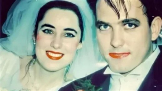 La canción de The Cure que Robert Smith escribió como un regalo de bodas a su esposa