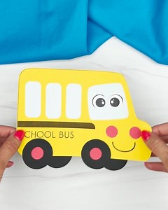 2.6K views · 11 reactions |  Cute Bus Paper Craft ✂️ Get the template here: https://www.simpleeverydaymom.com/back-to-school-bus-craft/ | Simple Everyday Mom | Facebook