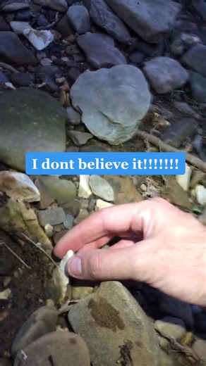 I was shocked to find this 😱 #arrowhead #arrowheads #arrowheadhunting #nativeamerican #artifact #artifacts #artifacthunting #arkansas #find #relic
