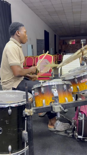 Kingvee on the drums again 😩🥁🔥 #drumuniversity #drumcover #instadrums #instadrumvids #fyp #instadrummer#instadrummer | Kingvee Vee