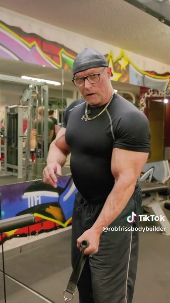 Robfrissbodybuilder (@robfrissbodybuilder) - Effective Bicep Workout Techniques for Bodybuilders
