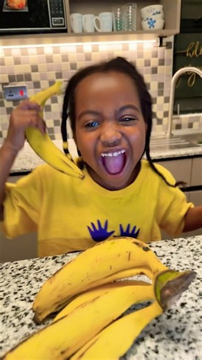 The Banana is Yellow 🍌🍌🍌 Learning Fruit Colors