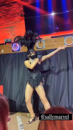 Performing human pincushion for MAYHEM: Mutilation Of The Mind at Roscoe's Tavern. video shot by Ramona Slick 🙏💉💦