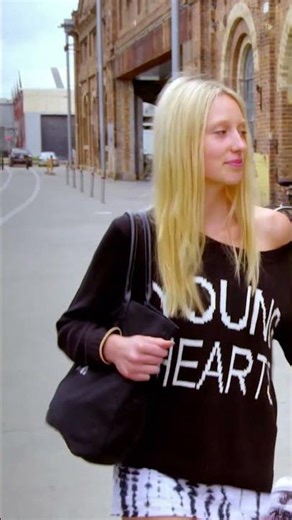 An international model, published author AND psychic? 🔮